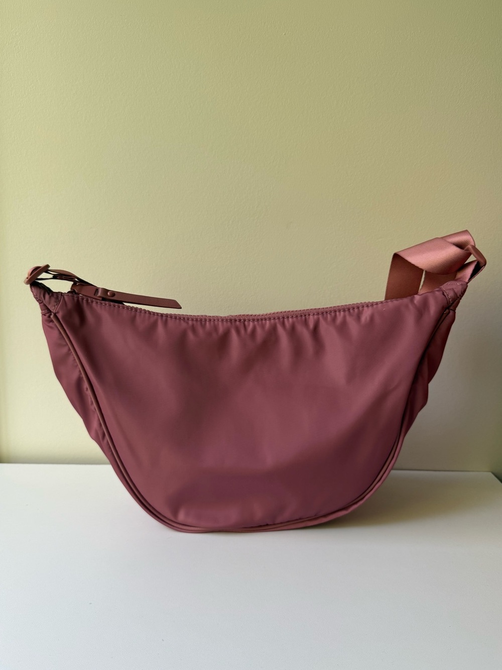 Everyday Crescent Shoulder Bag in Dusty Rose